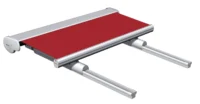 Rote Markise mit silbernem Gestell